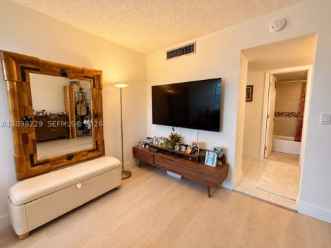 3101 N Country Club Dr 301, Aventura FL - photo 11 of 21