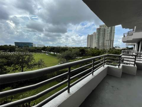 3300 NE 191 St 504, Aventura FL - photo 6 of 19