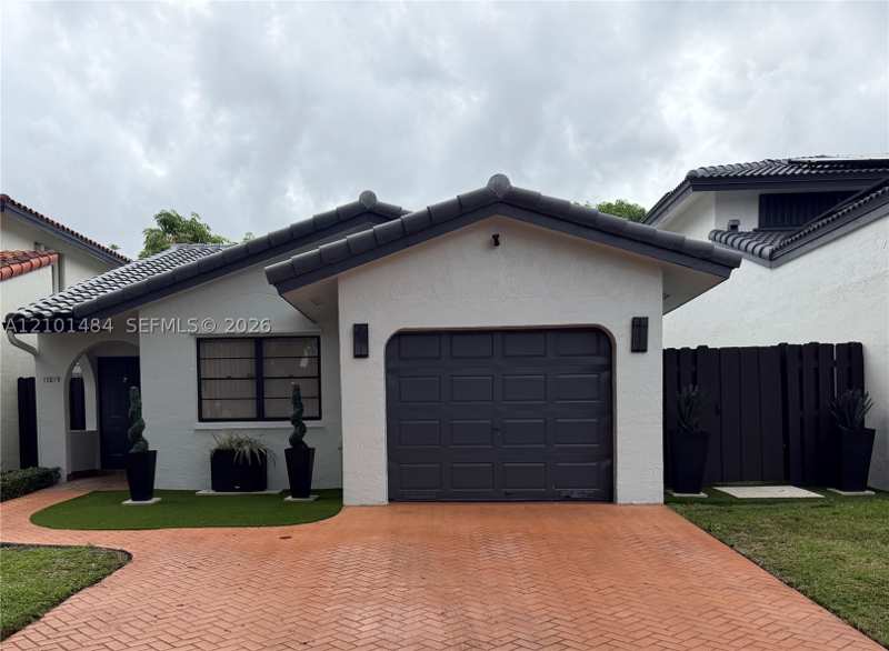 3 bedroom SingleFamilyResidence at 17819 NW 66th Ct Cir, The Moors Townhouses, Hialeah — photo 1
