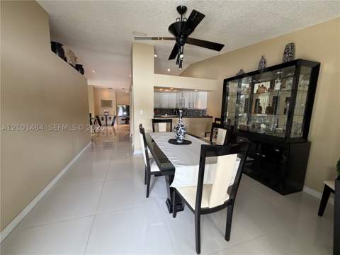 17819 NW 66th Ct Cir, Hialeah FL - photo 6 of 33