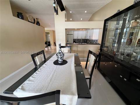 17819 NW 66th Ct Cir, Hialeah FL - photo 8 of 33