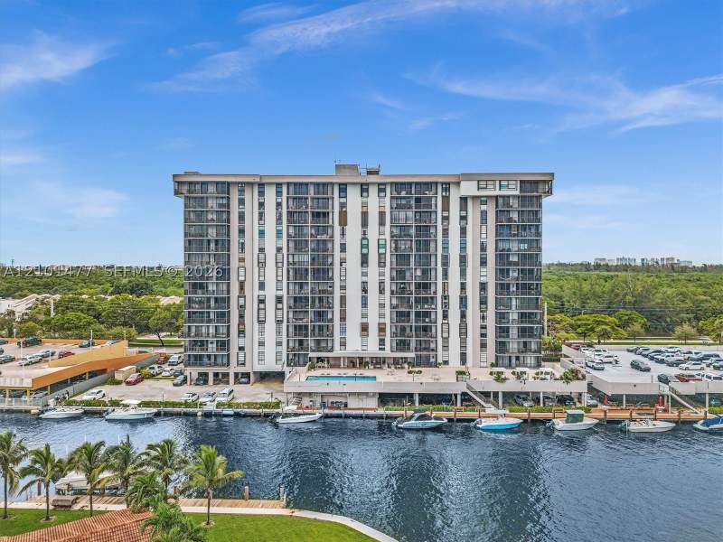 2 bedroom Condominium at 2500 NE 135th St C502, Dorset House Condo, North Miami — photo 2