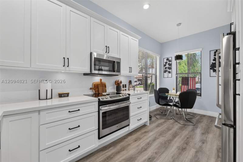 4 bedroom SingleFamilyResidence at 3226 W 97th St, Bonterra, Hialeah — photo 3