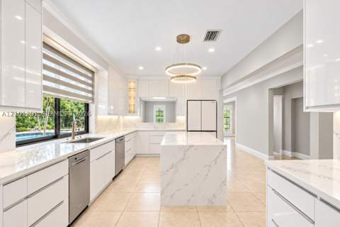 10010 NW 135th St, Hialeah Gardens FL - photo 13 of 84