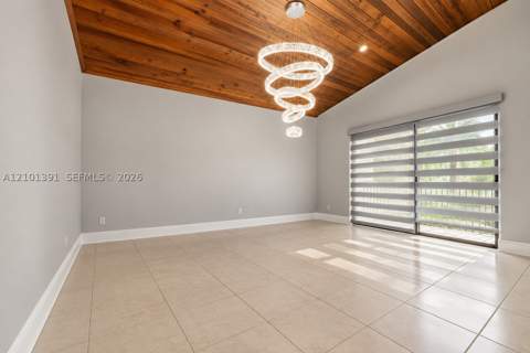 10010 NW 135th St, Hialeah Gardens FL - photo 9 of 84