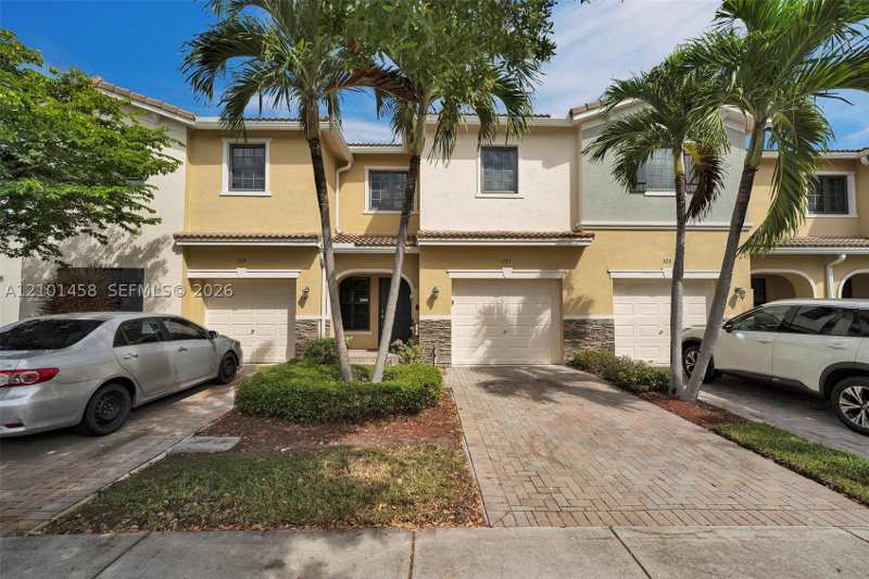 3 bedroom Townhouse at 371 NE 194th Ter, Champion Lakes, Miami — photo 1