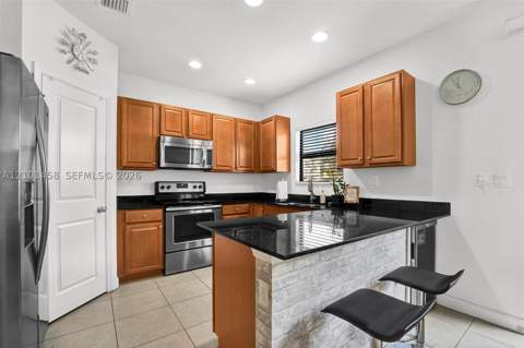 371 NE 194th Ter, Miami FL - photo 11 of 35