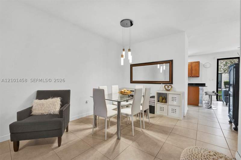 3 bedroom Townhouse at 371 NE 194th Ter, Champion Lakes, Miami — photo 2
