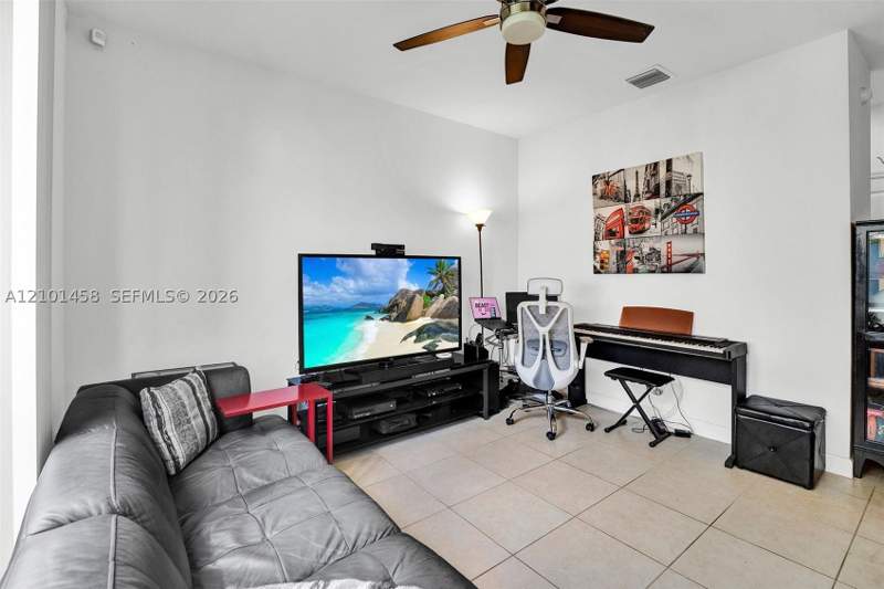 3 bedroom Townhouse at 371 NE 194th Ter, Champion Lakes, Miami — photo 4