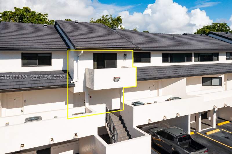 2 bedroom Condominium at 5750 Turin St 206, Gables South Condo, Coral Gables — photo 2