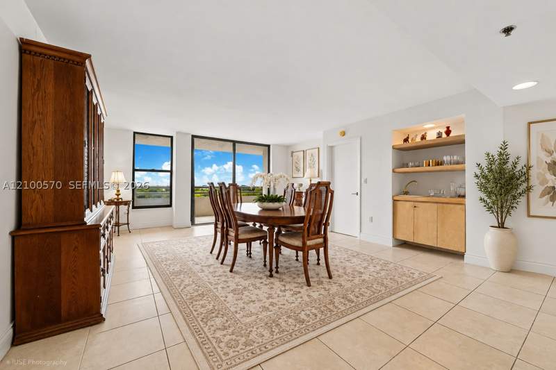 3 bedroom Condominium at 441 Valencia Ave 801, Gables Laroc Condo, Coral Gables — photo 2
