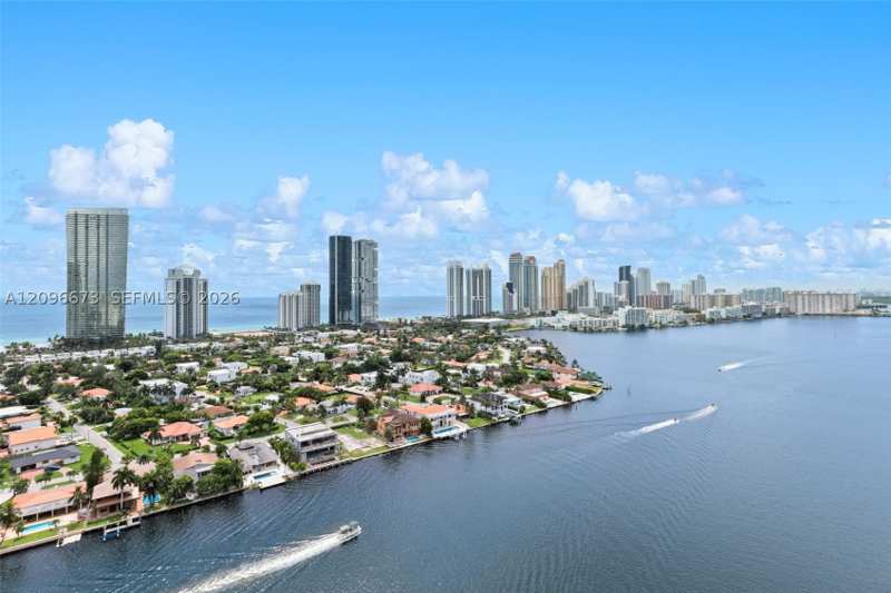 2 bedroom Condominium at 19101 NE 36th Ct 2811, Mystic Pointe Condo No Th, Aventura — photo 1