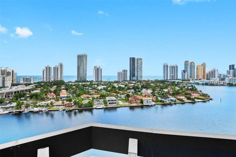 2 bedroom Condominium at 19101 NE 36th Ct 2811, Mystic Pointe Condo No Th, Aventura — photo 3
