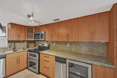 12346 NW 11th Ln 1009, Miami FL - photo 7 of 43