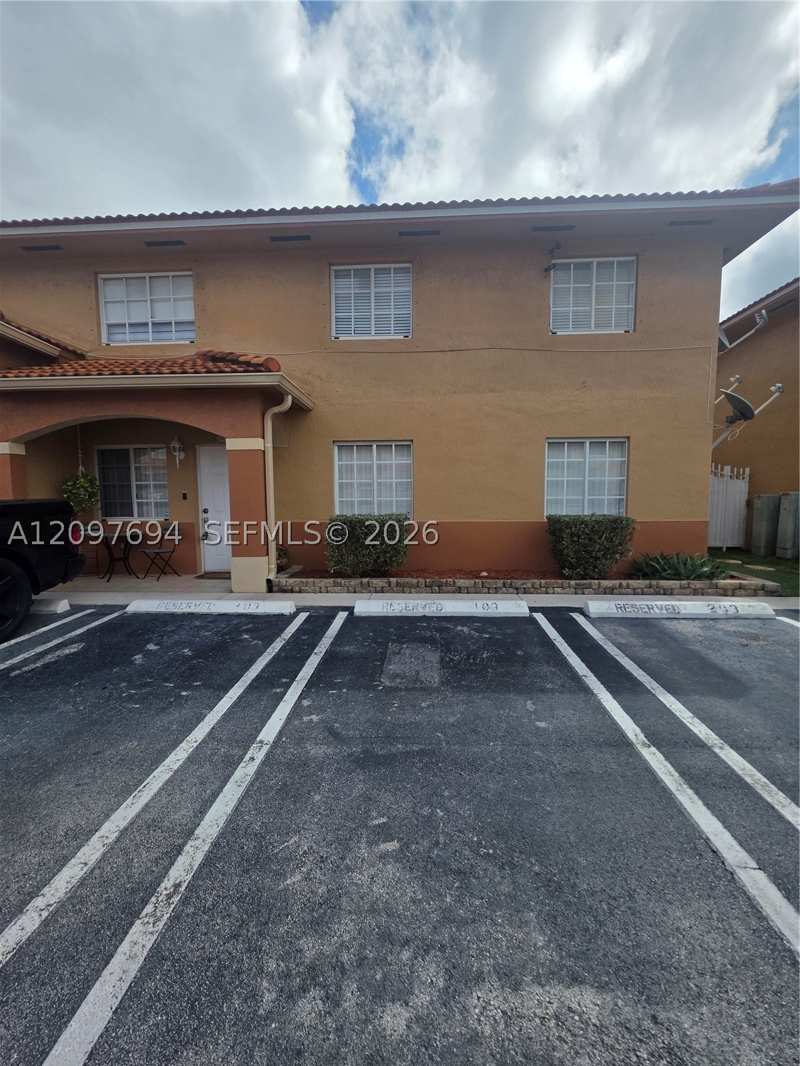 3 bedroom Townhouse at 2505 W 76th St 103, West Palm Villas III Cond, Hialeah — photo 1