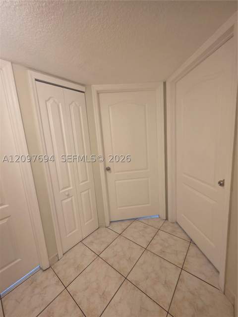 2505 W 76th St 103, Hialeah FL - photo 12 of 40