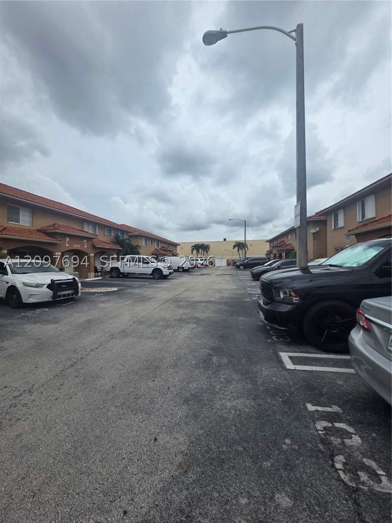 3 bedroom Townhouse at 2505 W 76th St 103, West Palm Villas III Cond, Hialeah — photo 3