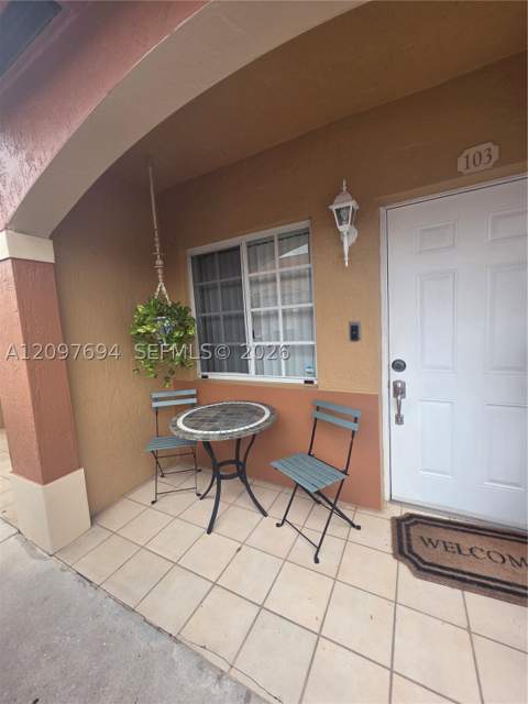 2505 W 76th St 103, Hialeah FL - photo 6 of 40