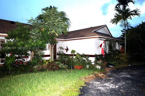 13250 N Calusa Club Dr, Miami FL - photo 6 of 9
