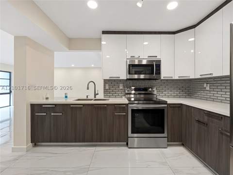 14203 SW 66th St 204, Miami FL - photo 9 of 35