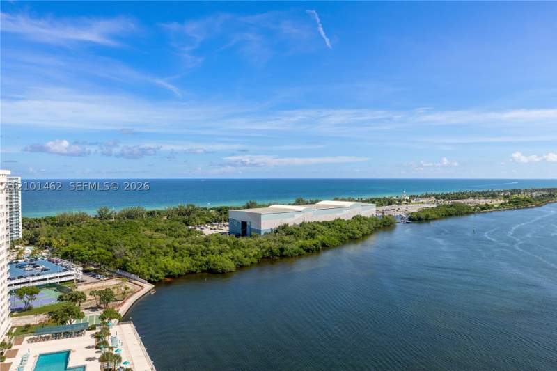 2 bedroom Condominium at 500 Bayview Dr Ph20, Arlen House West Condo, Sunny Isles Beach — photo 3