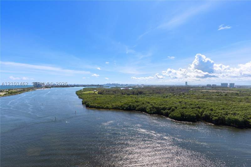 2 bedroom Condominium at 500 Bayview Dr Ph20, Arlen House West Condo, Sunny Isles Beach — photo 5