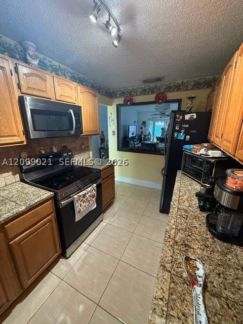 5641 SW 139th Pl, Miami FL - photo 10 of 37