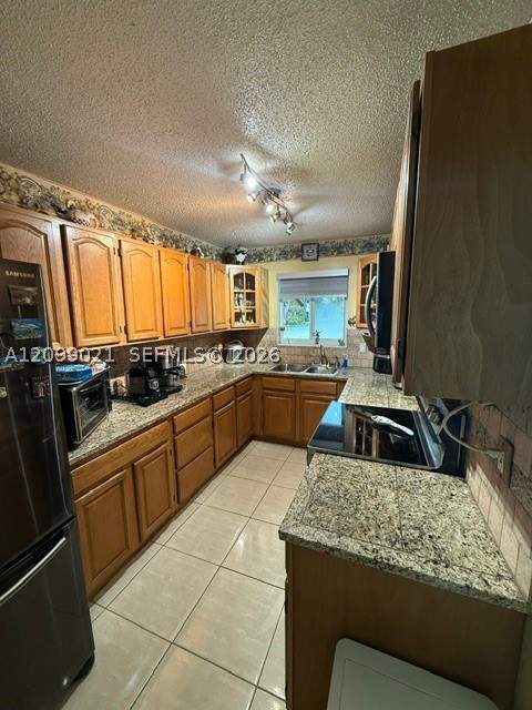 5641 SW 139th Pl, Miami FL - photo 9 of 37
