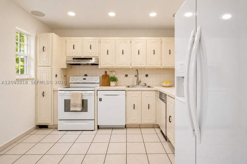 2 bedroom Townhouse at 17086 NW 55th Ave, Barbella Sub 1st Addn, Miami Gardens — photo 5