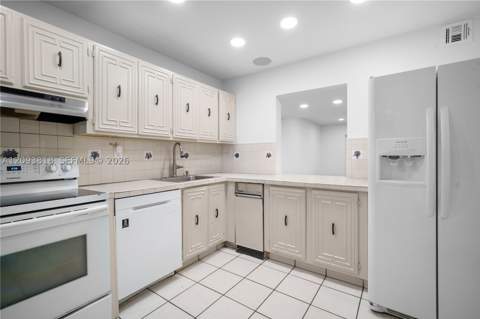 17086 NW 55th Ave, Miami Gardens FL - photo 8 of 40