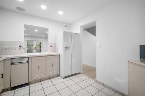17086 NW 55th Ave, Miami Gardens FL - photo 9 of 40