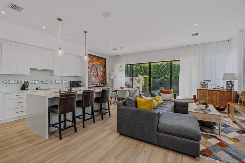 4 bedroom Townhouse at 6634 SW 84th St 6634, Sea View Park Amd, Miami — photo 2