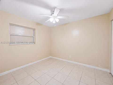 821 NE 207th Ln 1-103, Miami FL - photo 11 of 13