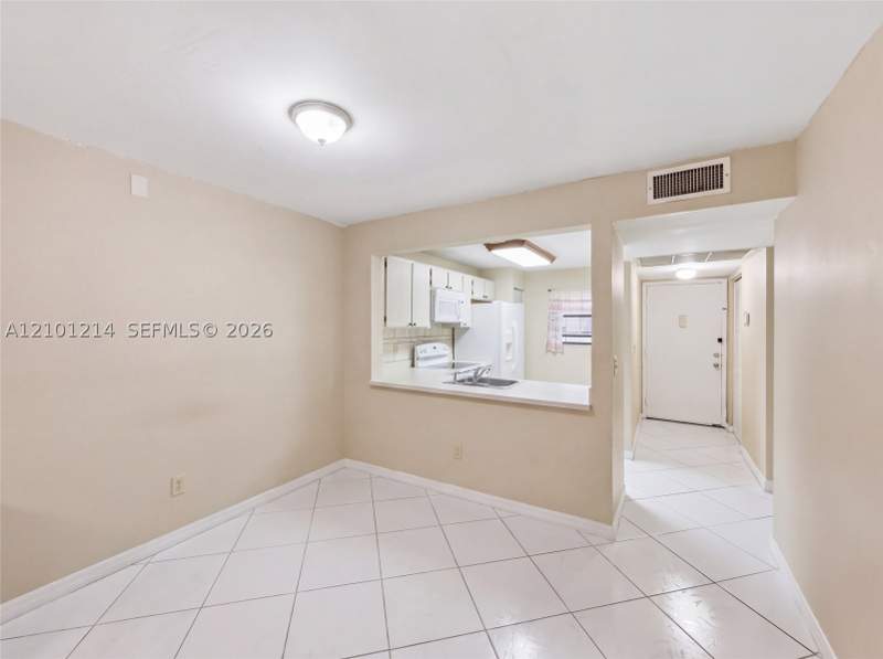 2 bedroom Condominium at 821 NE 207th Ln 1-103, Monterey One Condo, Miami — photo 2