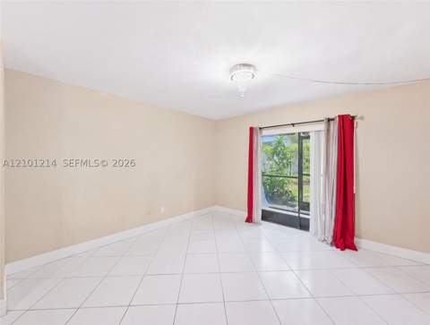 821 NE 207th Ln 1-103, Miami FL - photo 6 of 13