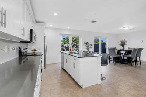 17970 SW 105th Ave, Miami FL - photo 10 of 58