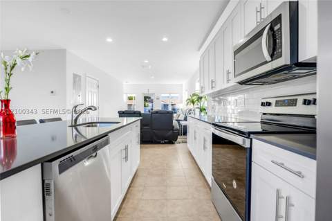 17970 SW 105th Ave, Miami FL - photo 12 of 58