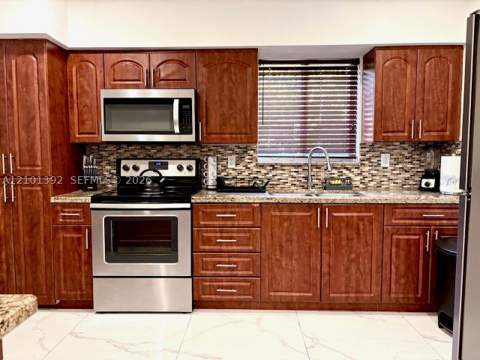 12520 NE 1st Ct, North Miami FL - photo 12 of 30