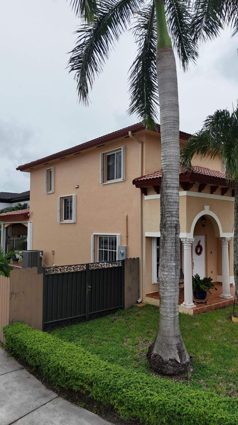4 bedroom SingleFamilyResidence at 1811 SW 155th Avenue, Efm Estates Sections Two, Miami — photo 2