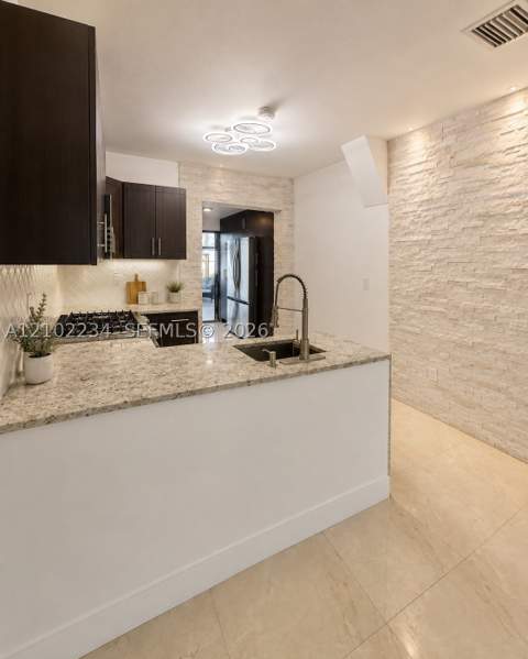 4590 E 9th Ln, Hialeah FL - photo 8 of 21