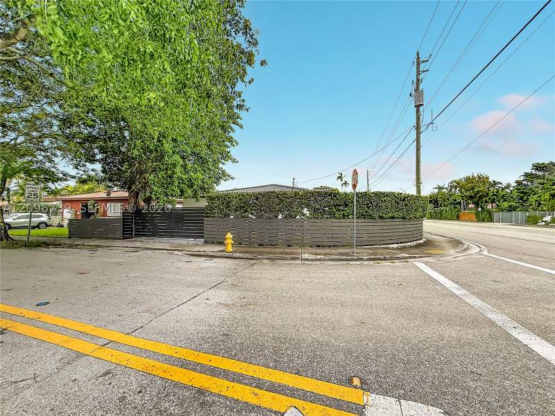 3 bedroom SingleFamilyResidence at 1770 SW 17th Ave, Athens Addn, Miami — photo 4