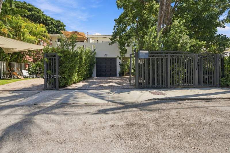 3 bedroom Townhouse at 3151 New York St 3151, Indiana Grove Condo, Miami — photo 2