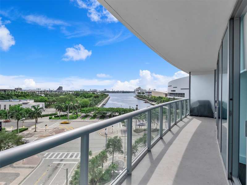 2 bedroom Condominium at 888 Biscayne Blvd 612, Marinablue Condo, Miami — photo 1