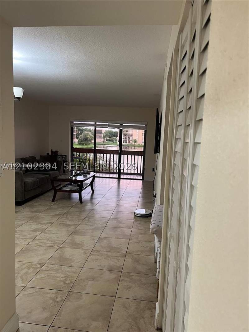 2 bedroom Condominium at 8875 Fontainebleau Blvd 203, Pine Lake Village Condo, Miami — photo 2