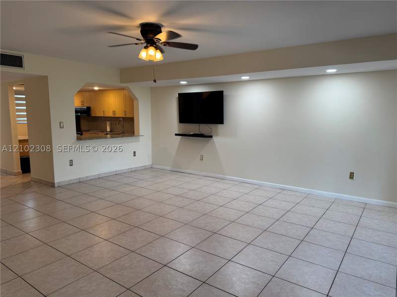 4 bedroom Townhouse at 7033 NW 169th St 7033, Ludlum Lake Townhouses SE, Hialeah — photo 3