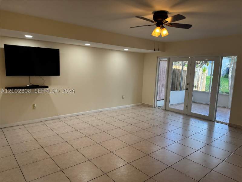 4 bedroom Townhouse at 7033 NW 169th St 7033, Ludlum Lake Townhouses SE, Hialeah — photo 5