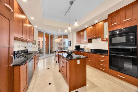60 Edgewater Dr 14E, Coral Gables FL - photo 12 of 35