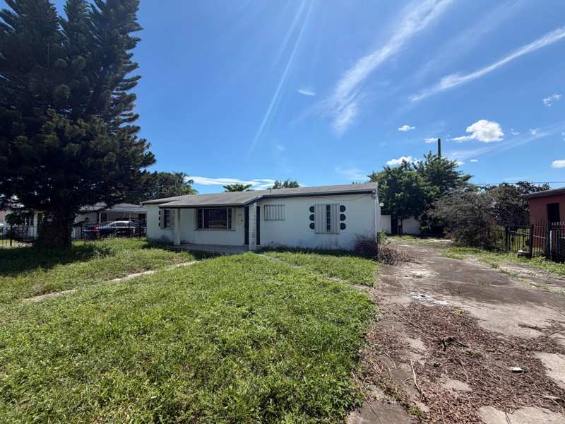 4 bedroom SingleFamilyResidence at 2850 NW 160th Street, Golden Highlands Est, Miami Gardens — photo 1