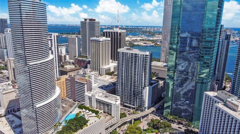 1 bedroom Condominium at 151 SE 1st St 1003, Centro Condo, Miami — photo 1