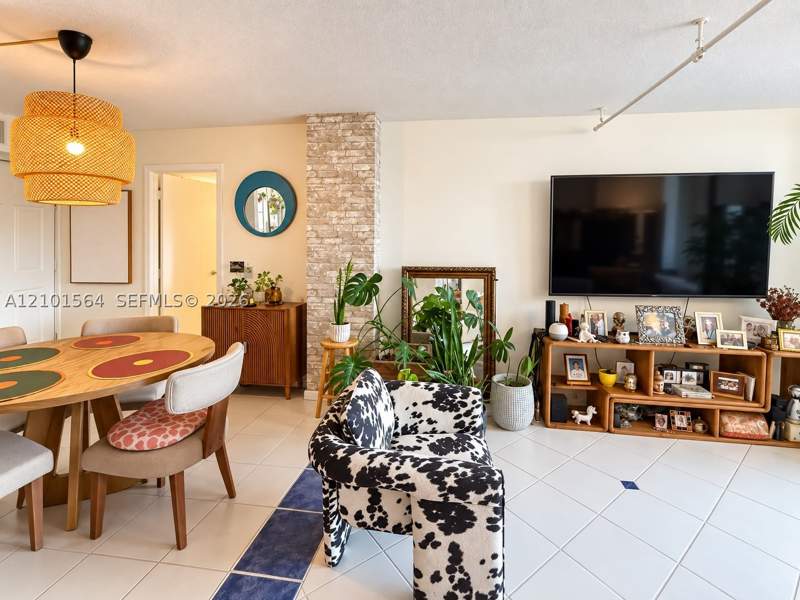 2 bedroom Condominium at 3101 N Country Club Dr 307, Bravura II Condo, Aventura — photo 3